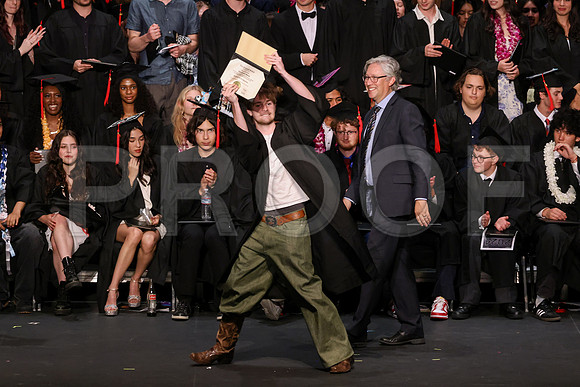 7108_OakwoodGrad2024_B