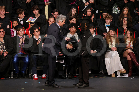 7151_OakwoodGrad2024_B