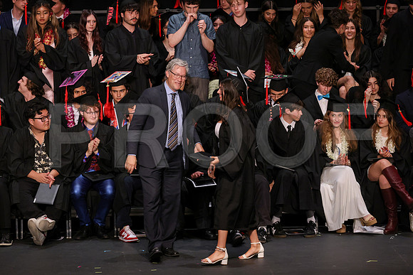 7067_OakwoodGrad2024_B