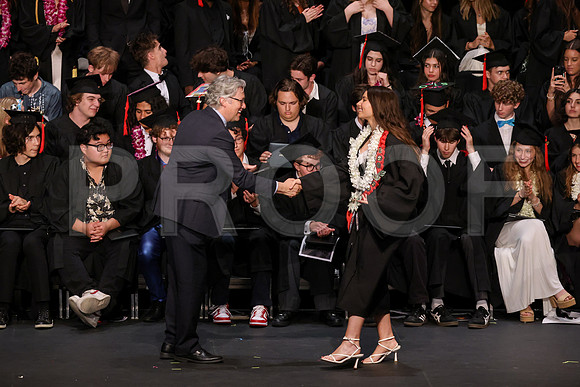 7120_OakwoodGrad2024_B