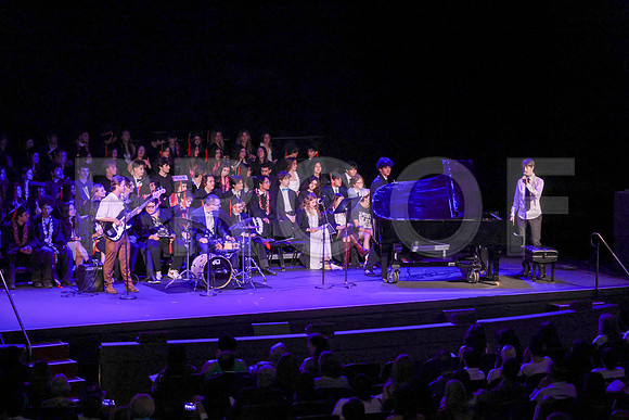 6530_OakwoodGrad2024_B