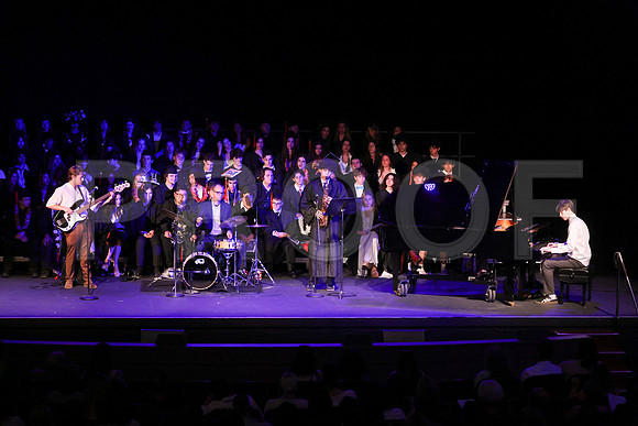6556_OakwoodGrad2024_B