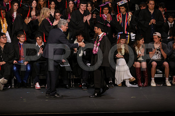 6996_OakwoodGrad2024_B