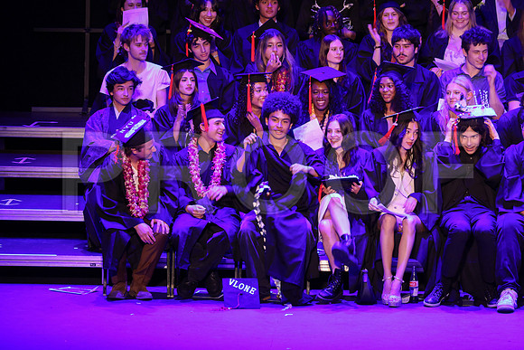 6817_OakwoodGrad2024_B