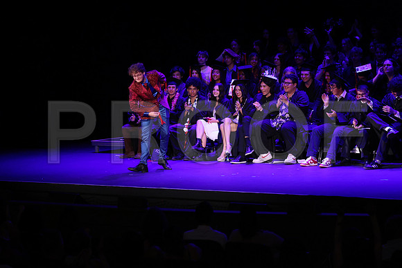 6741_OakwoodGrad2024_B