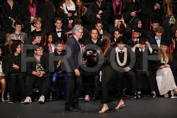 7141_OakwoodGrad2024_B