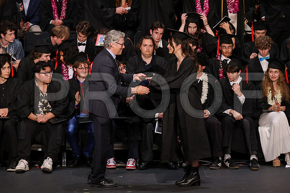 7131_OakwoodGrad2024_B