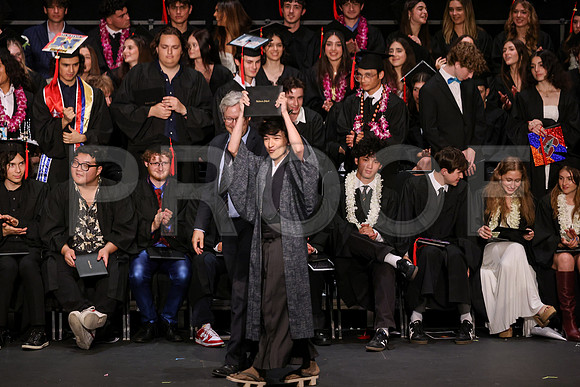 7050_OakwoodGrad2024_B