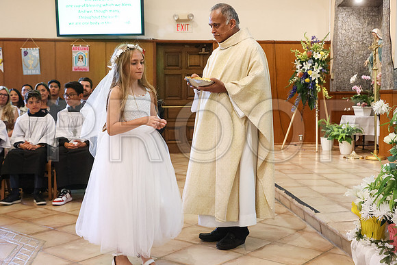 SFX_1stCommunion_5644_05-04-24