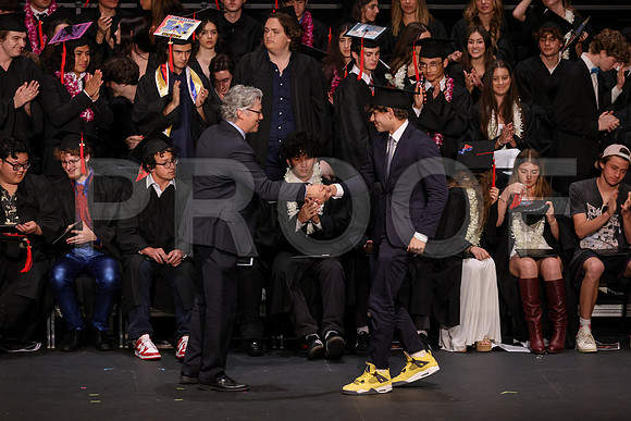 6986_OakwoodGrad2024_B