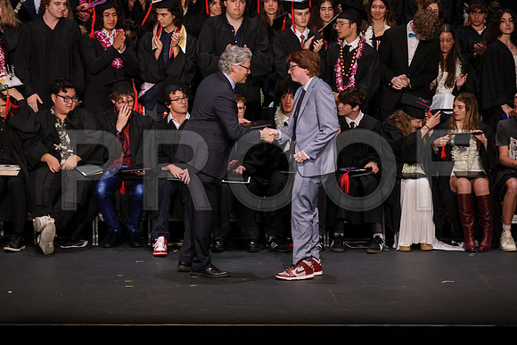 6983_OakwoodGrad2024_B