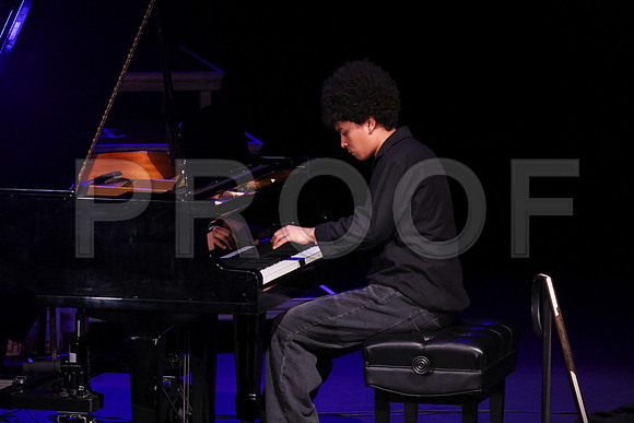 6780_OakwoodGrad2024_B