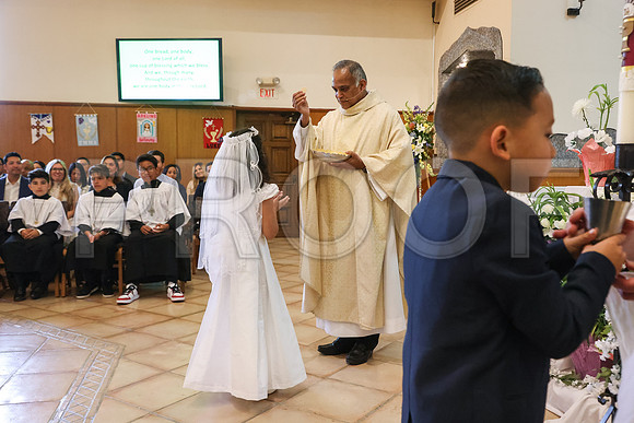 SFX_1stCommunion_5607_05-04-24