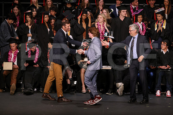 6985_OakwoodGrad2024_B