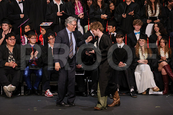 7106_OakwoodGrad2024_B