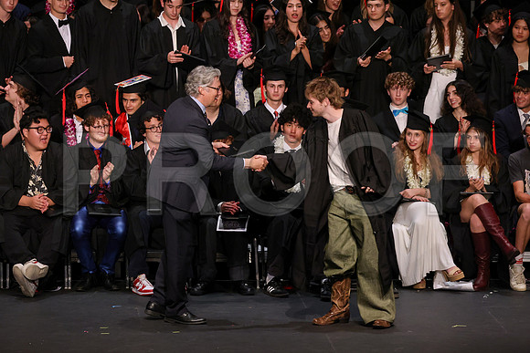 7105_OakwoodGrad2024_B