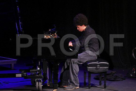 6795_OakwoodGrad2024_B