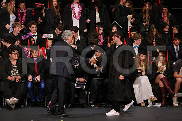 7114_OakwoodGrad2024_B