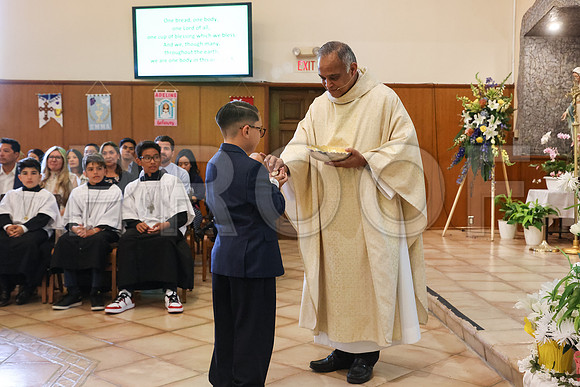 SFX_1stCommunion_5615_05-04-24