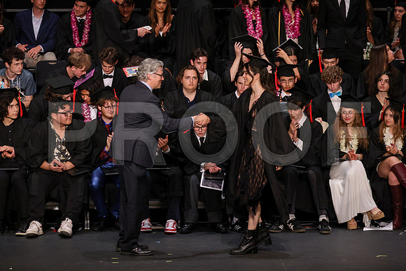 7130_OakwoodGrad2024_B