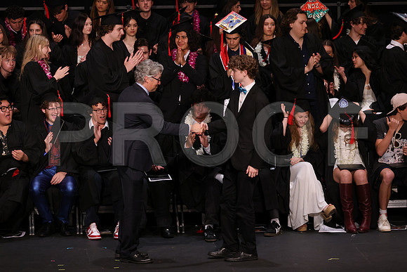6993_OakwoodGrad2024_B