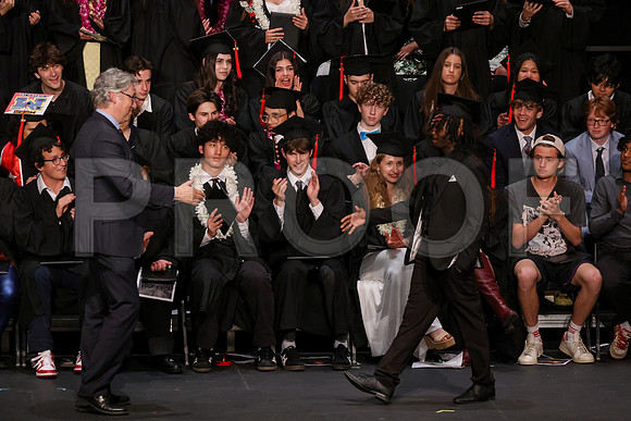 7149_OakwoodGrad2024_B