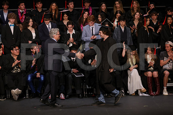 7015_OakwoodGrad2024_B