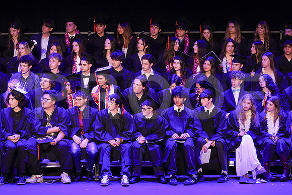 6874_OakwoodGrad2024_B