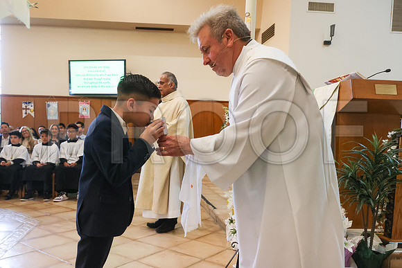 SFX_1stCommunion_5684_05-04-24