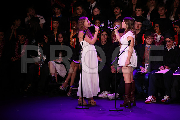 6469_OakwoodGrad2024_B
