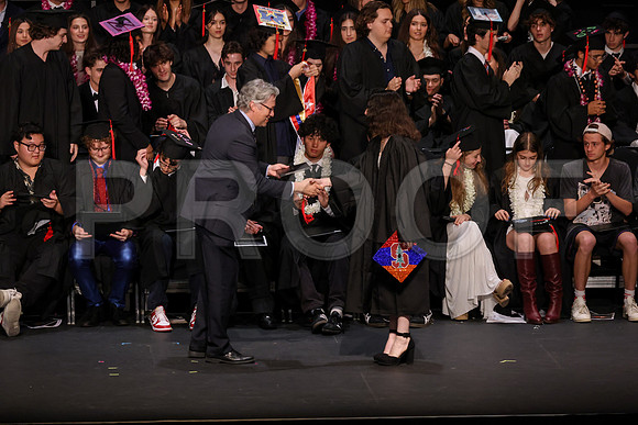 6990_OakwoodGrad2024_B