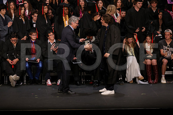 7003_OakwoodGrad2024_B
